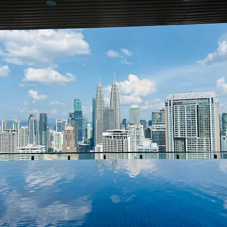 The Luxe Suites Klcc By Cozy Stay